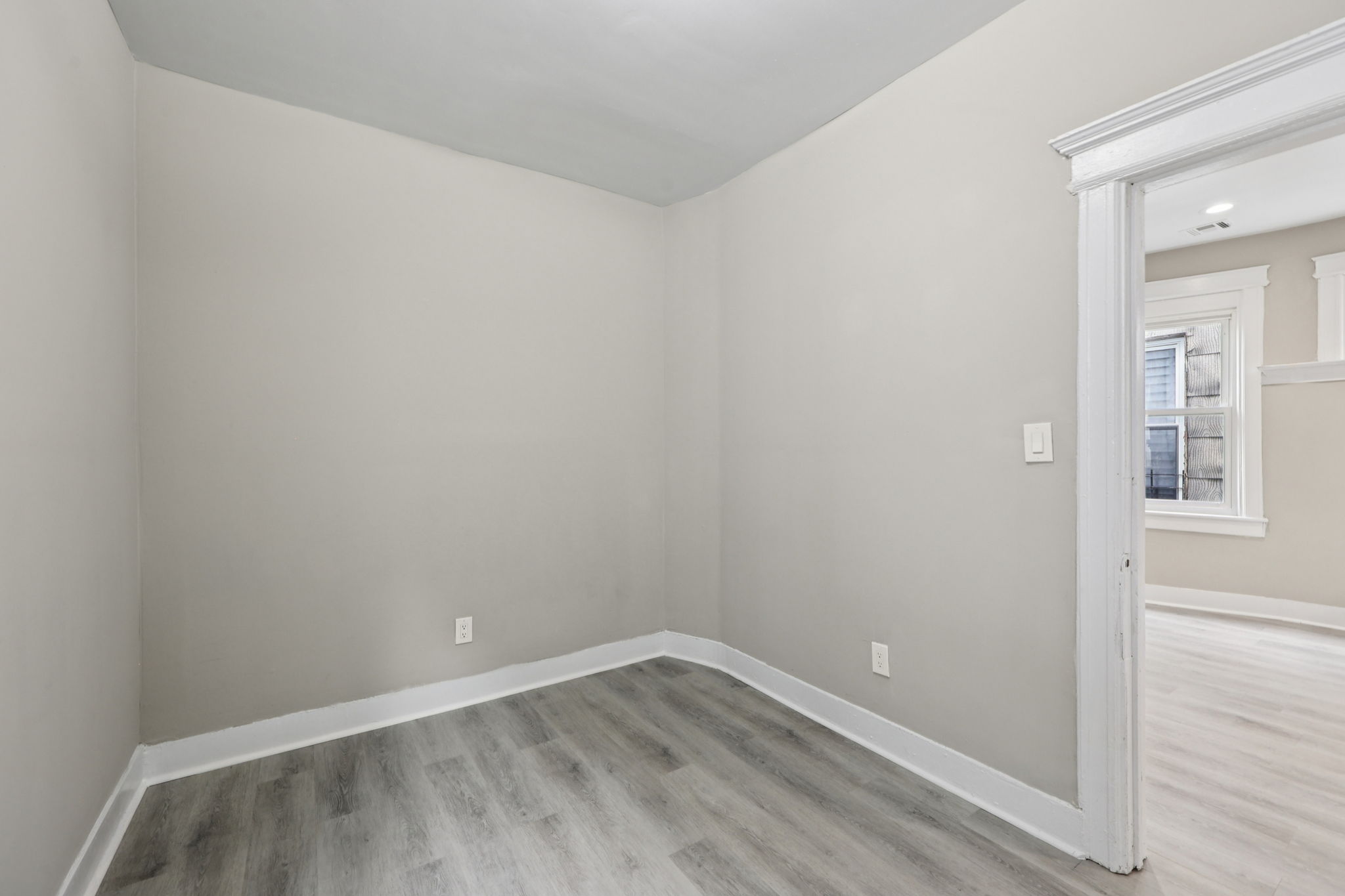Sheffield St-L2709-037
