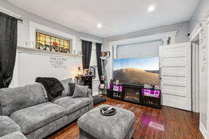 Sheffield St-L2709-010