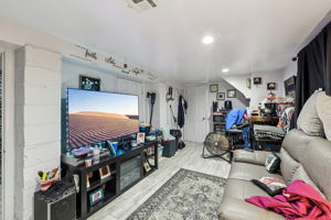 Sheffield St-L2709-013