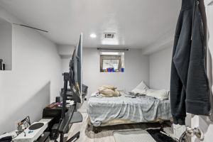 Sheffield St-L2709-026