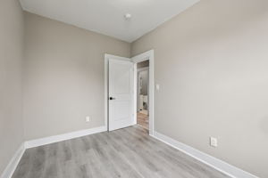Sheffield St-L2709-044