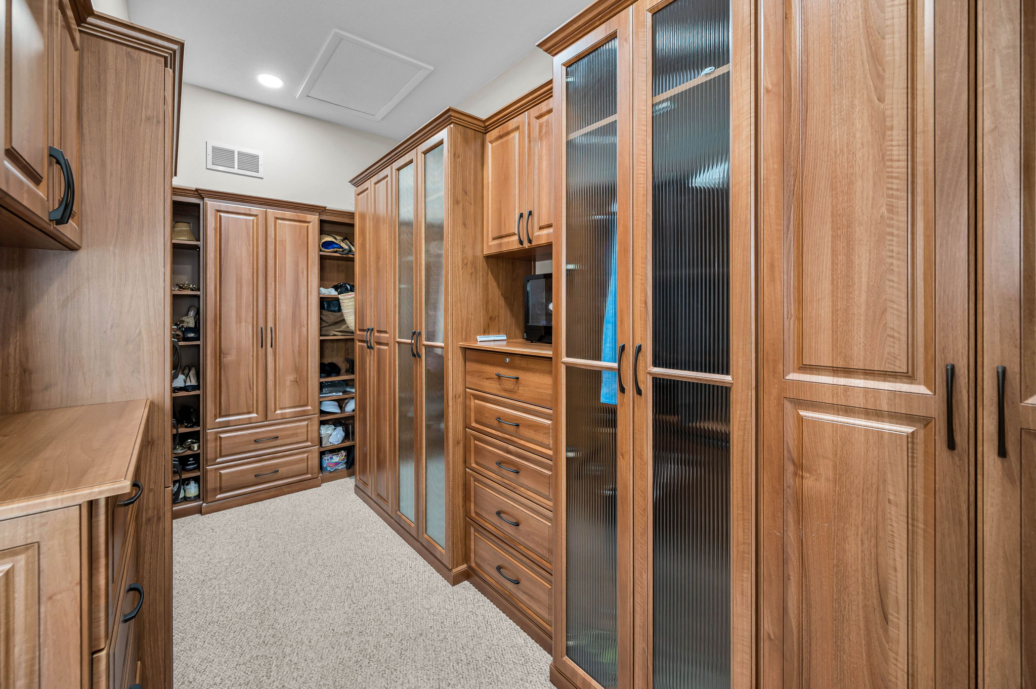 Primary Bedroom Walk-in Closet1a
