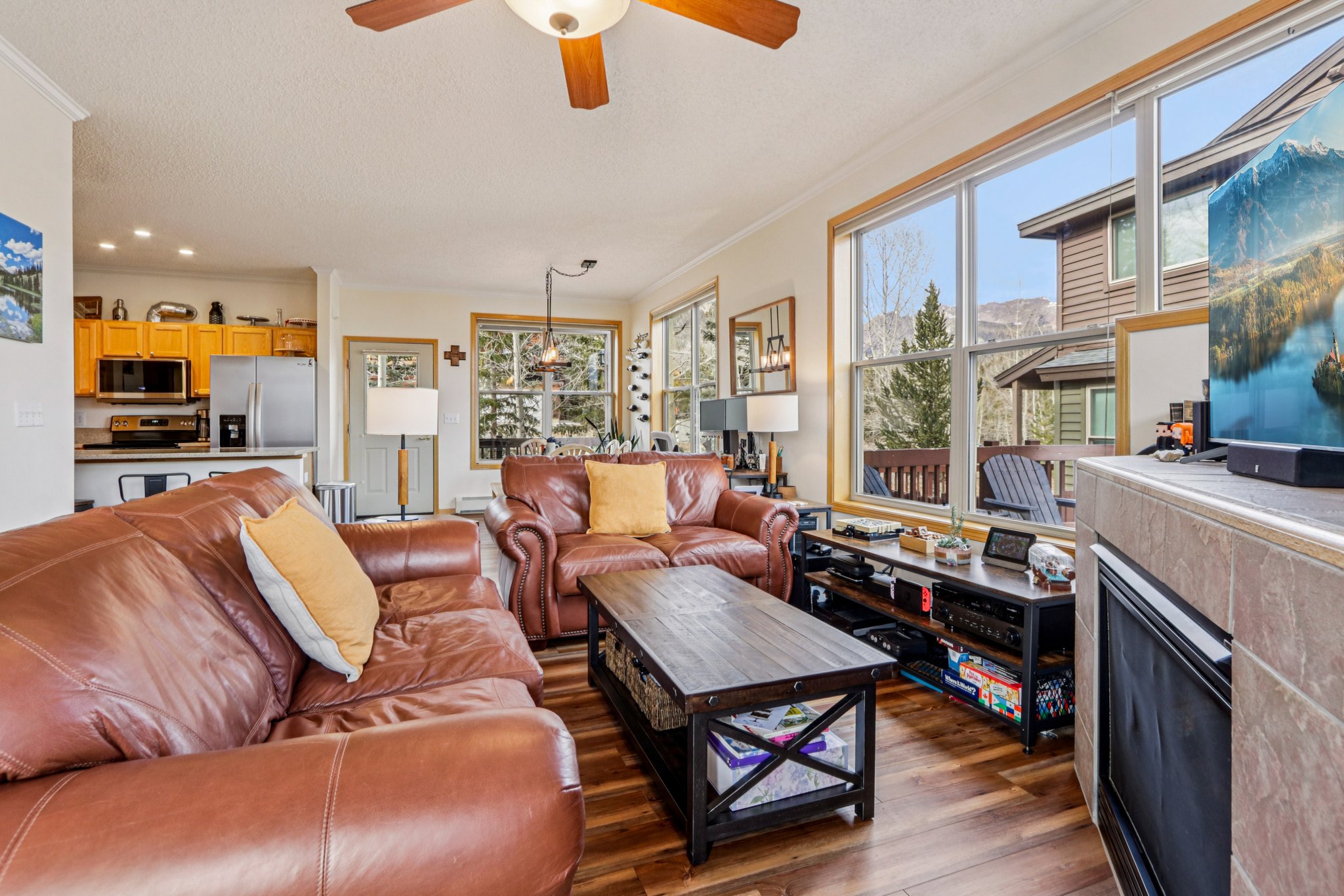 Twenty Grand Ct-S1311-007.jpg