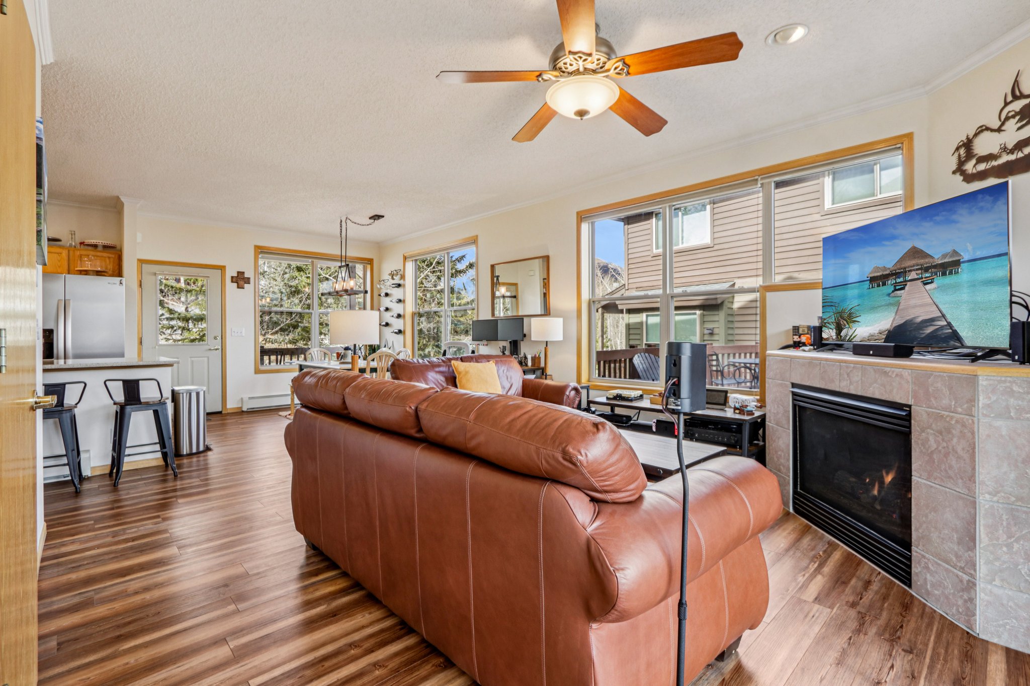 Twenty Grand Ct-S1311-009.jpg