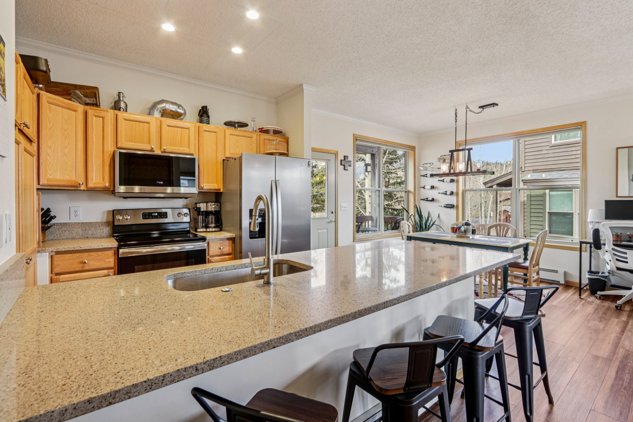 Twenty Grand Ct-S1311-014.jpg