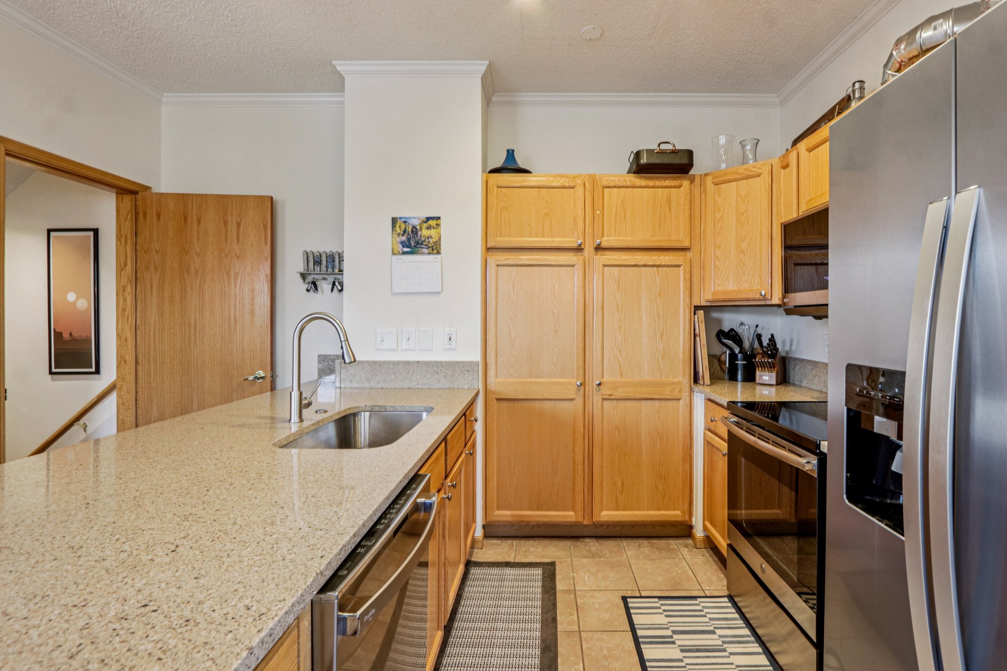 Twenty Grand Ct-S1311-015.jpg