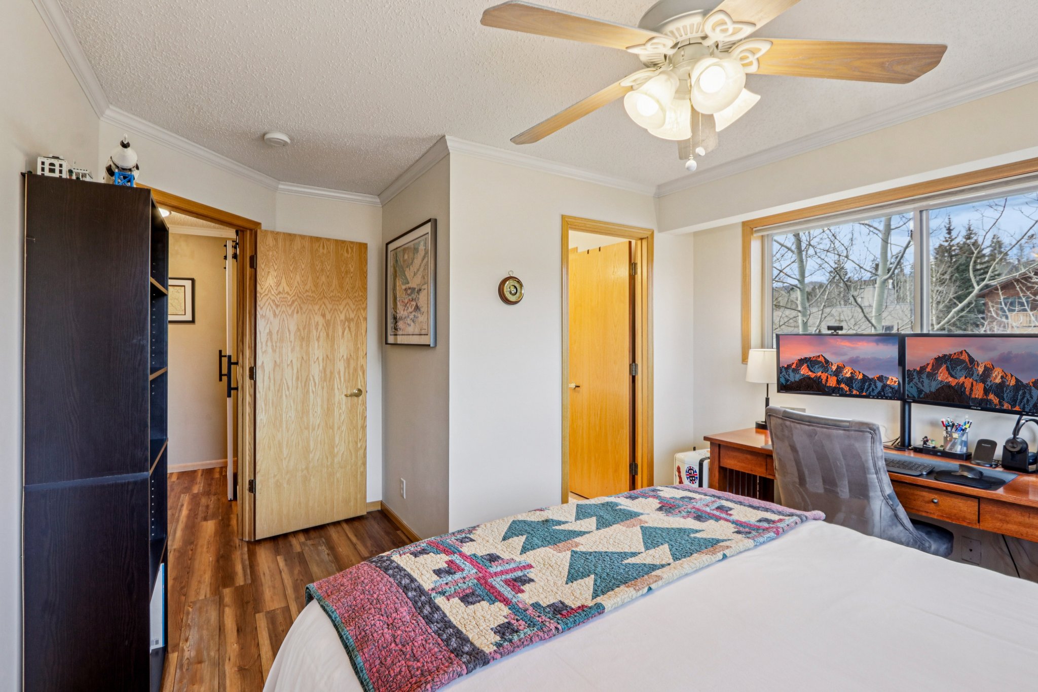 Twenty Grand Ct-S1311-023.jpg