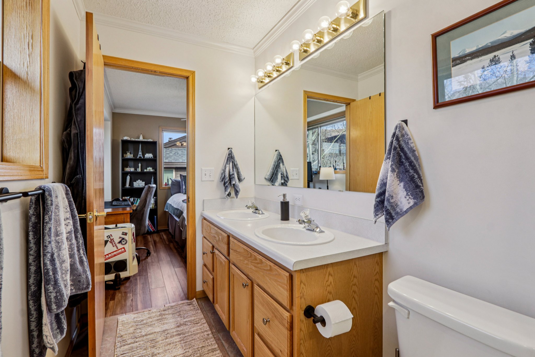 Twenty Grand Ct-S1311-032.jpg