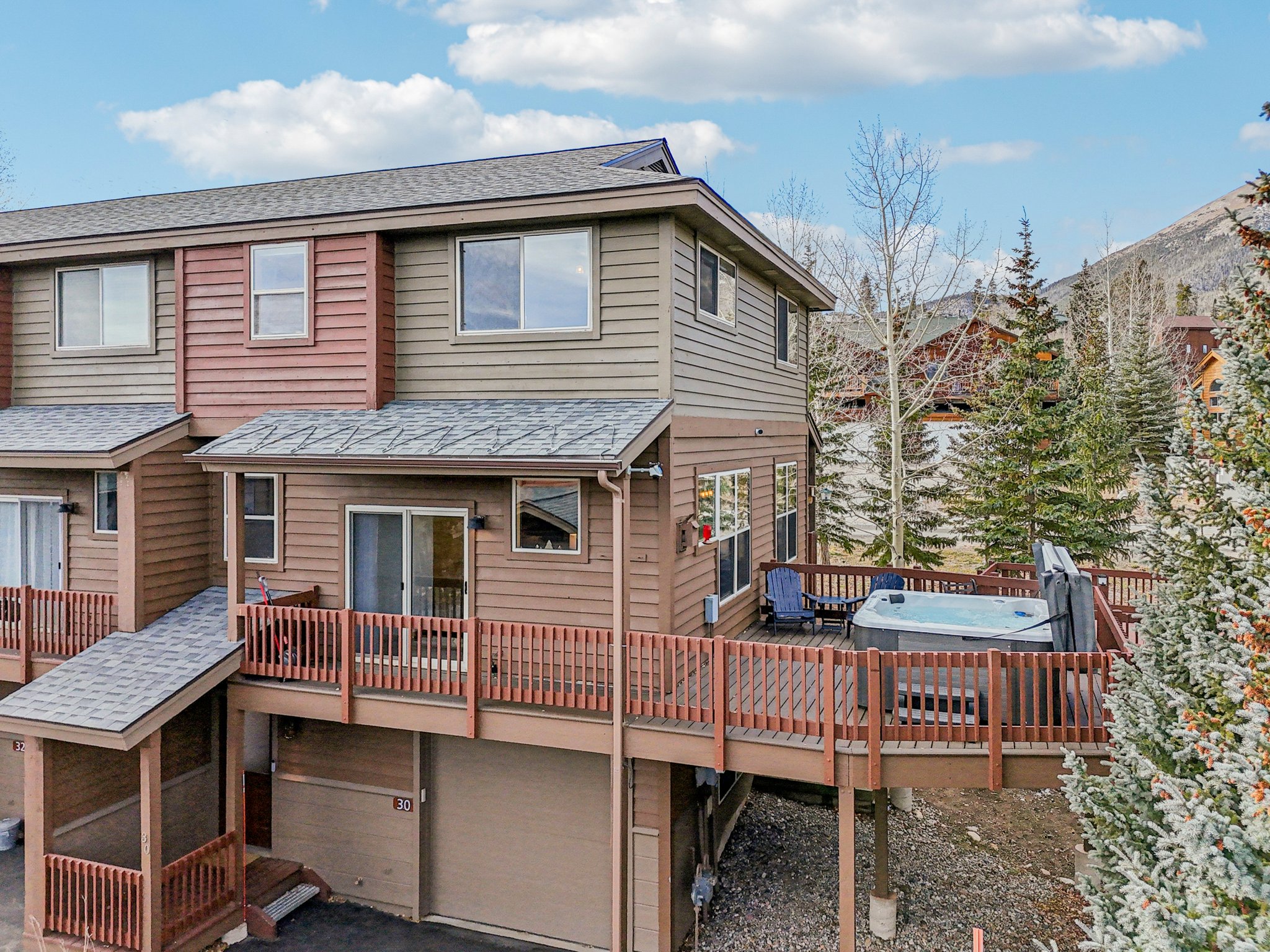 Twenty Grand Ct-S1311-045.jpg