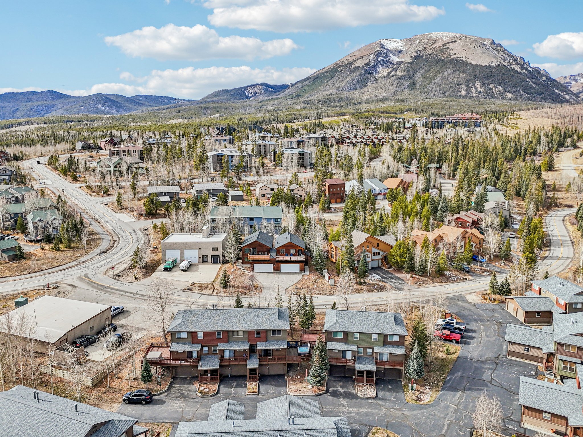 Twenty Grand Ct-S1311-053.jpg