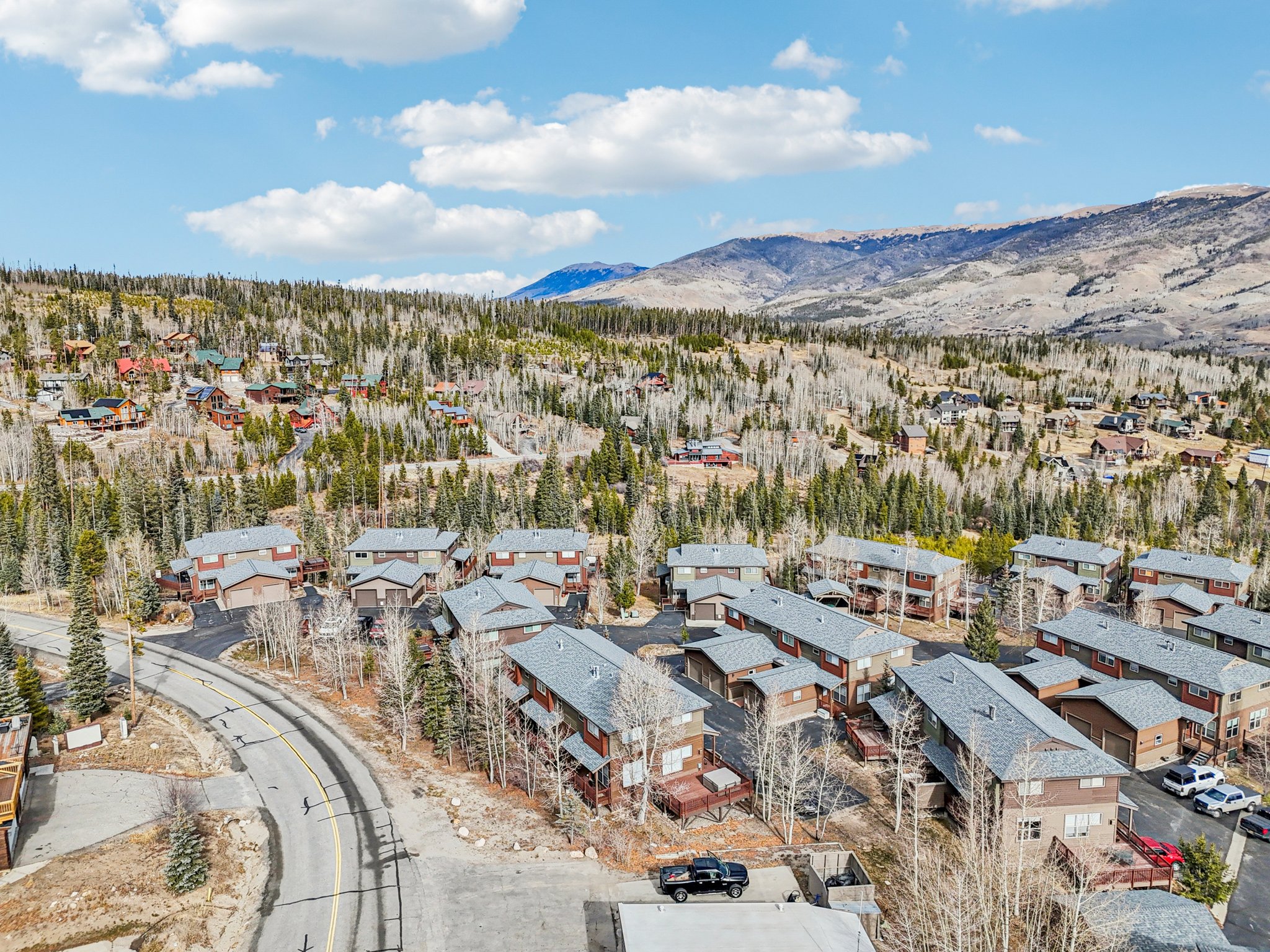 Twenty Grand Ct-S1311-057.jpg