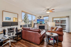 Twenty Grand Ct-S1311-006.jpg