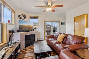 Twenty Grand Ct-S1311-008.jpg