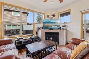 Twenty Grand Ct-S1311-010.jpg