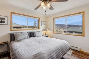 Twenty Grand Ct-S1311-018.jpg