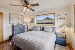 Twenty Grand Ct-S1311-019.jpg