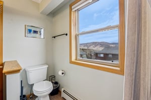 Twenty Grand Ct-S1311-029.jpg