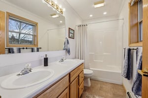 Twenty Grand Ct-S1311-031.jpg