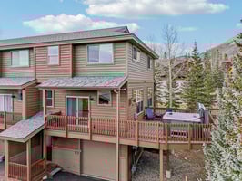 Twenty Grand Ct-S1311-045.jpg