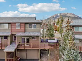 Twenty Grand Ct-S1311-046.jpg