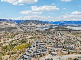 Twenty Grand Ct-S1311-064.jpg