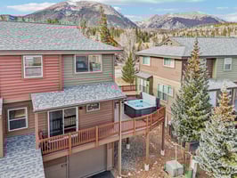 Twenty Grand Ct-S1311-073.jpg