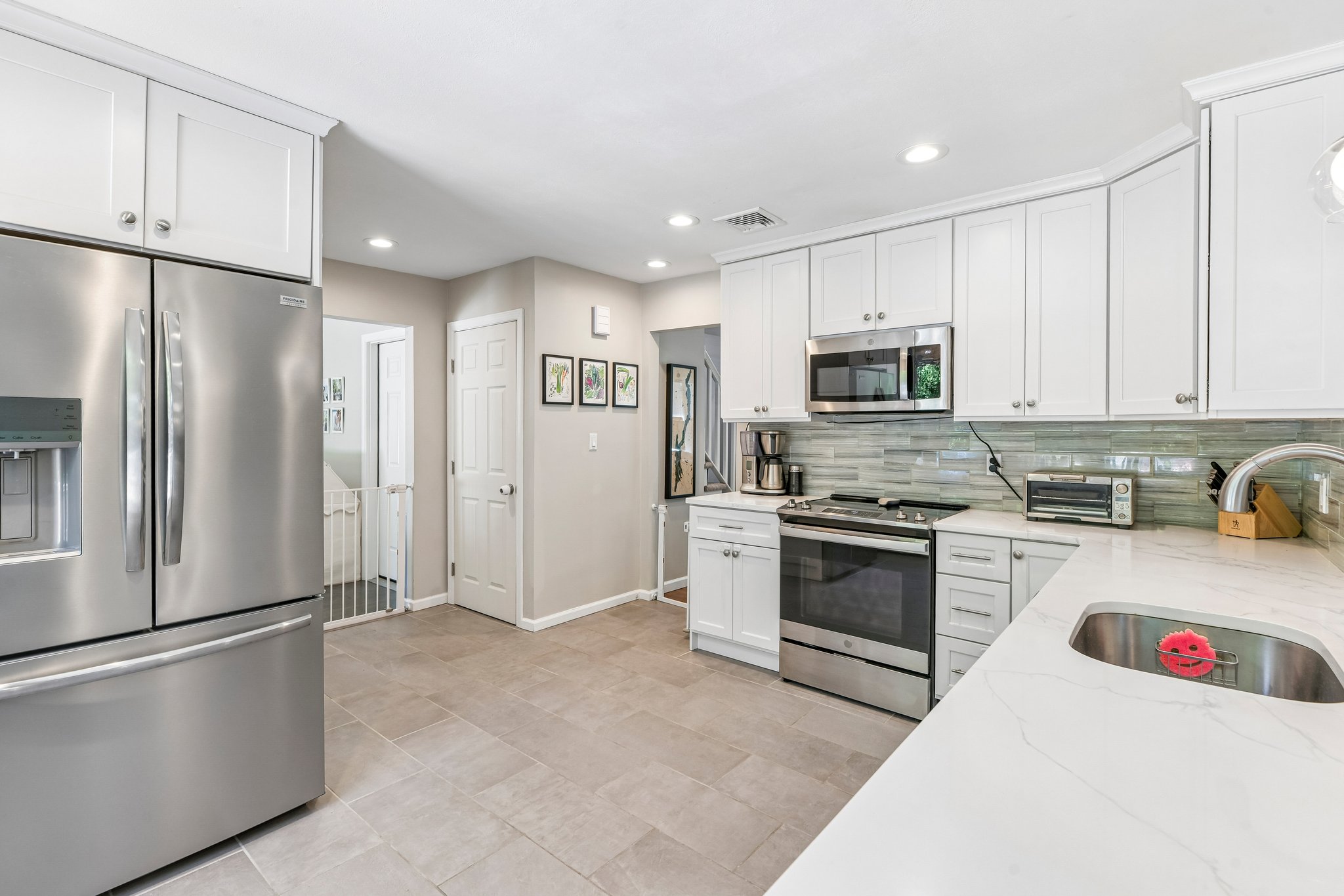 Walnut Pl-S0506-019.jpg