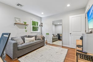 Walnut Pl-S0506-010.jpg