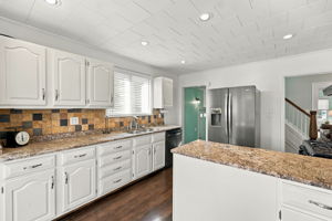  Photo 56