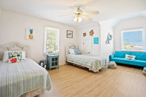  Photo 48