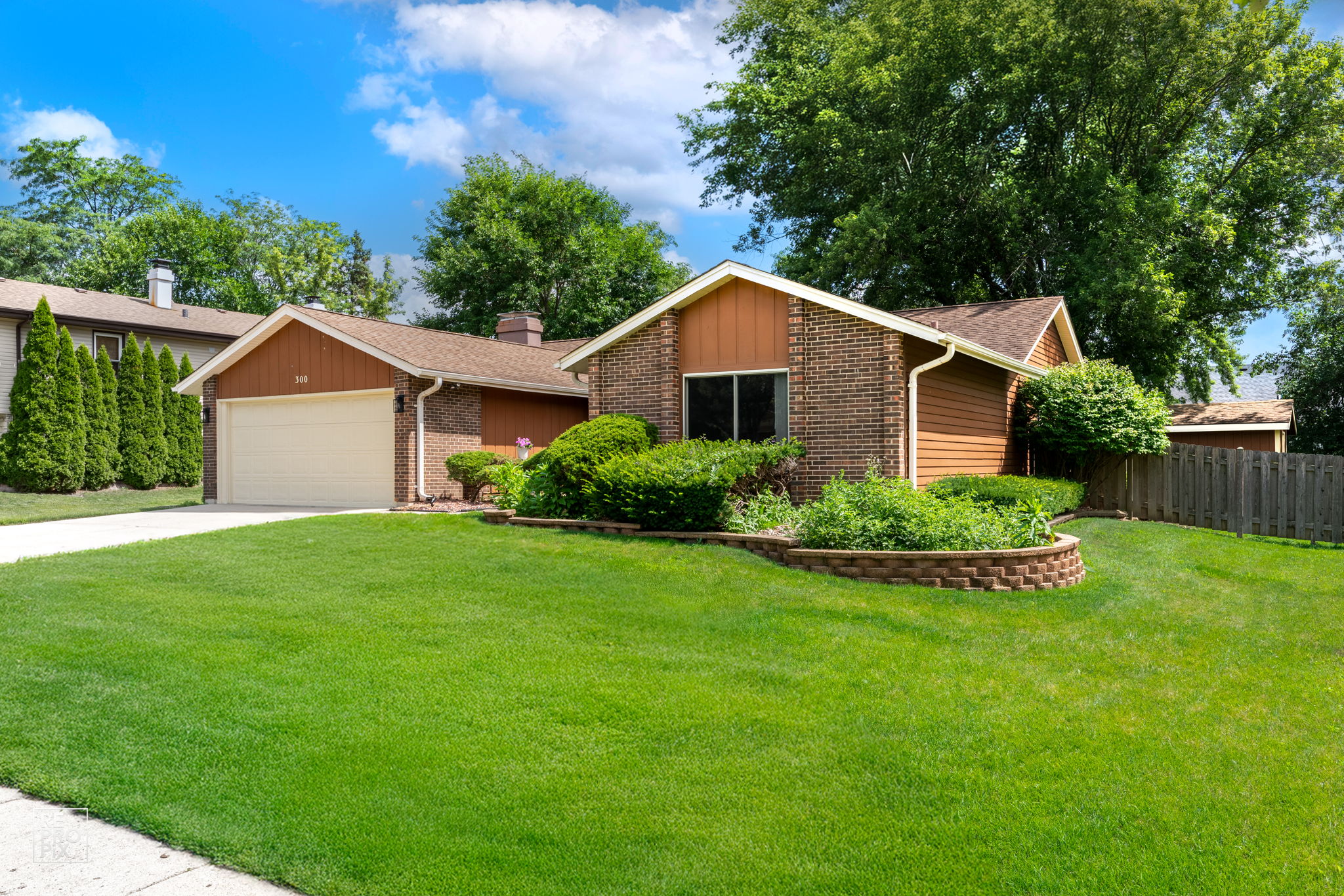 300 Byron Ave, Bloomingdale, IL 60108_003