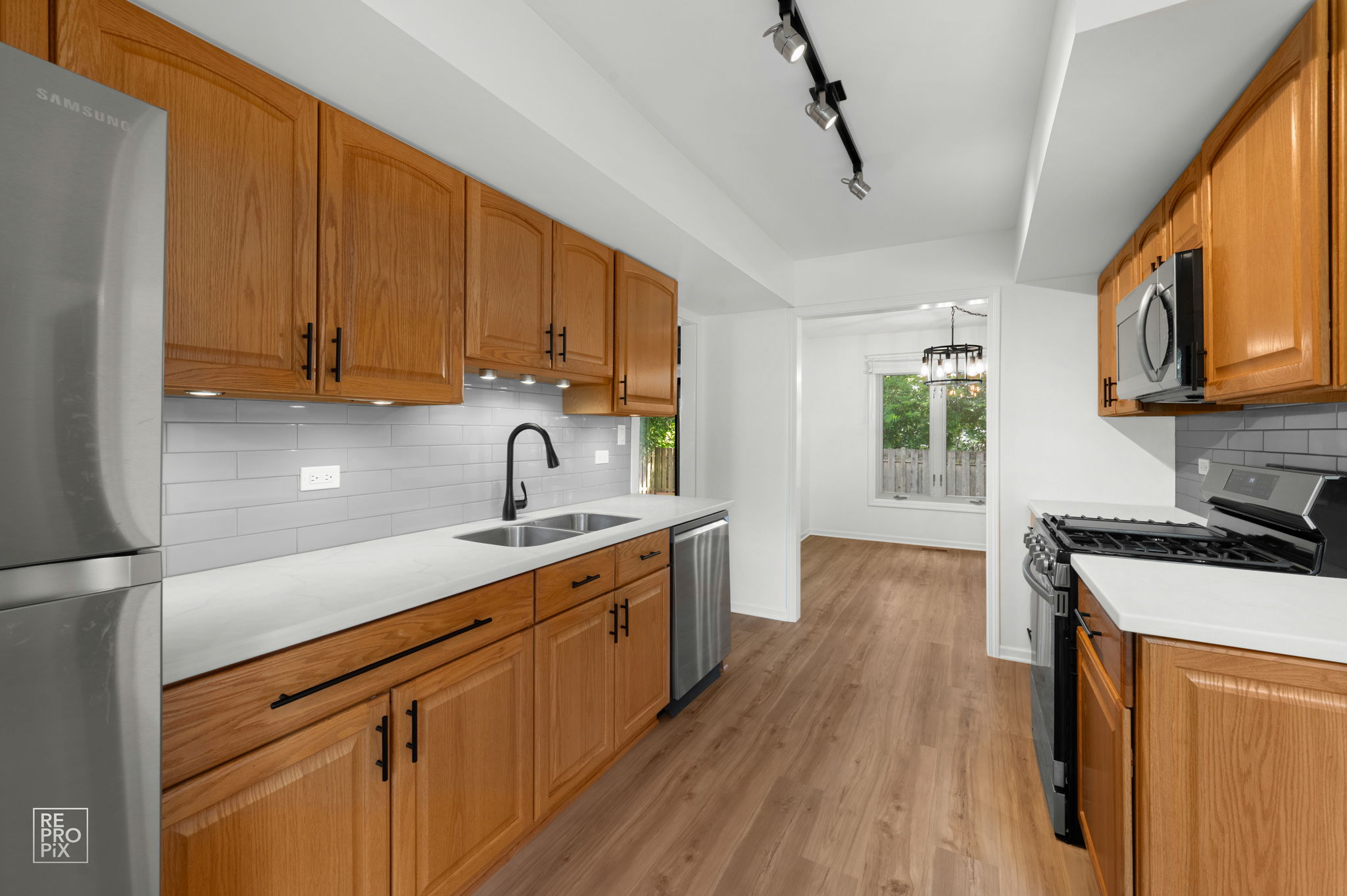 300 Byron Ave, Bloomingdale, IL 60108_012