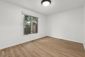 300 Byron Ave, Bloomingdale, IL 60108_015