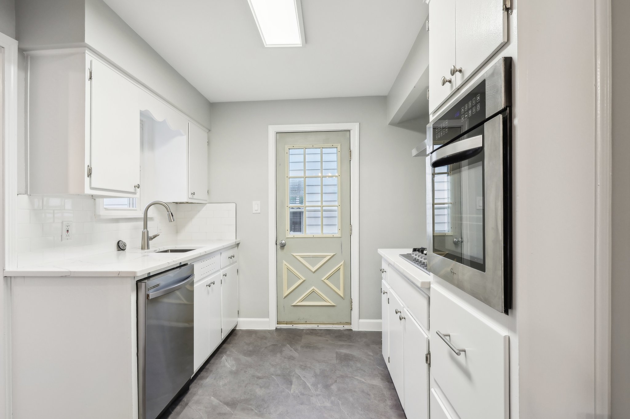 E 248th St-011.jpg