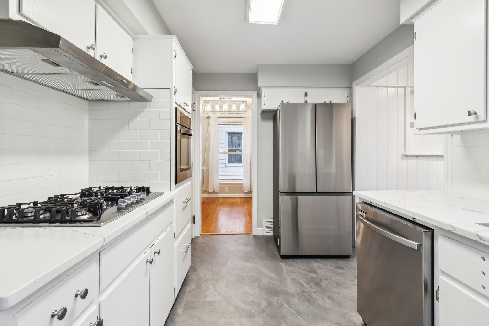 E 248th St-015.jpg