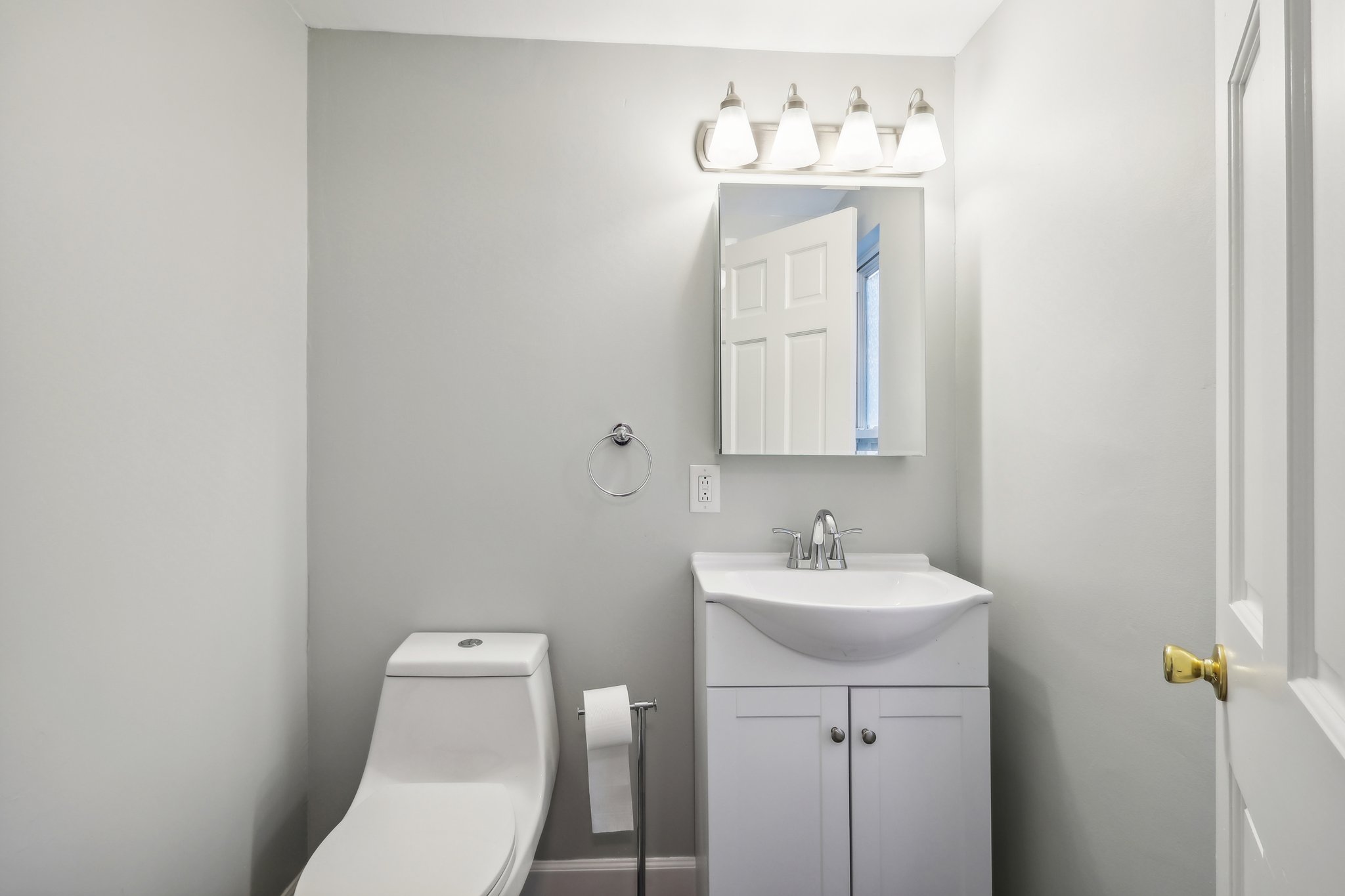 E 248th St-017.jpg
