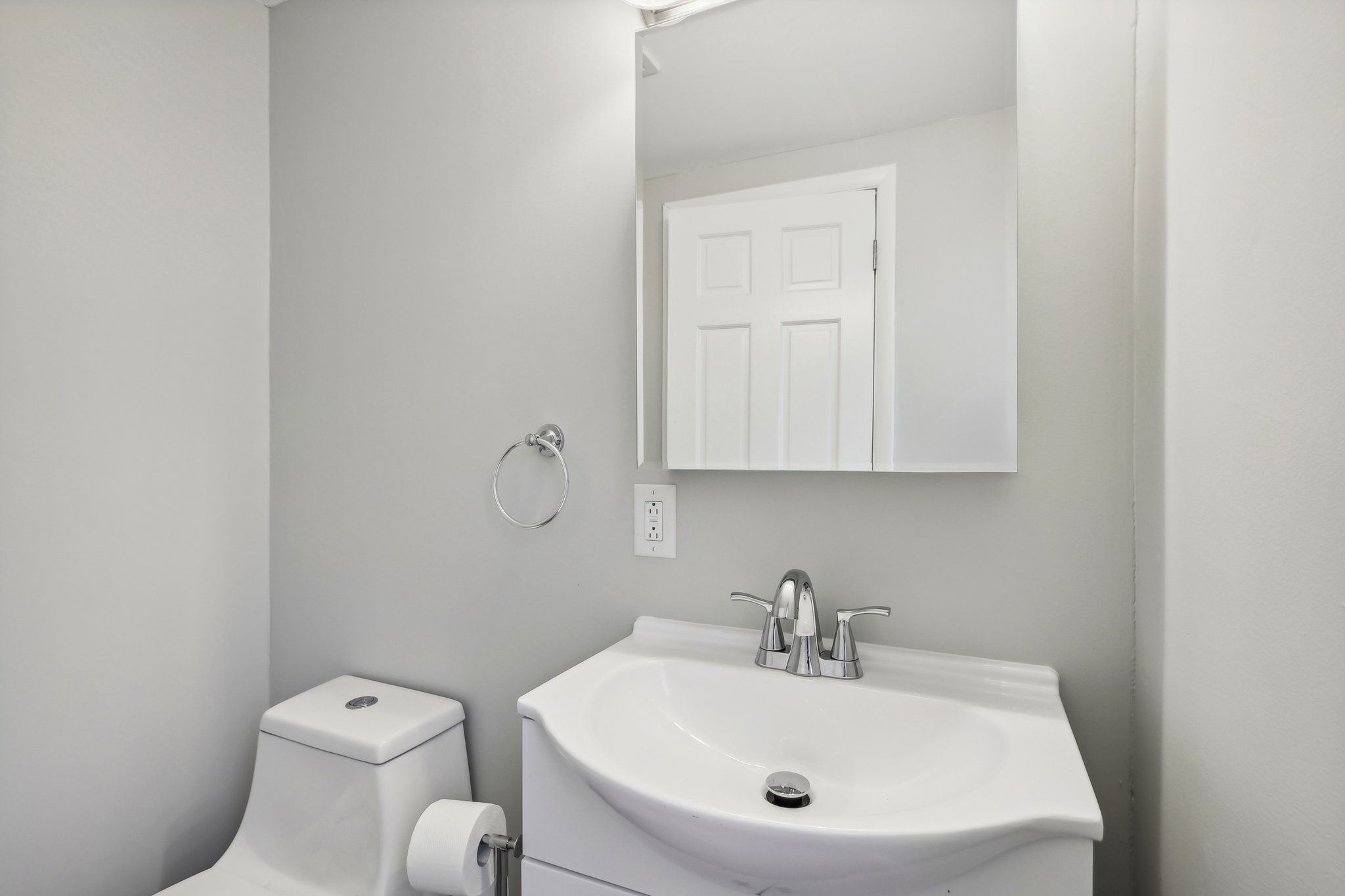 E 248th St-019.jpg