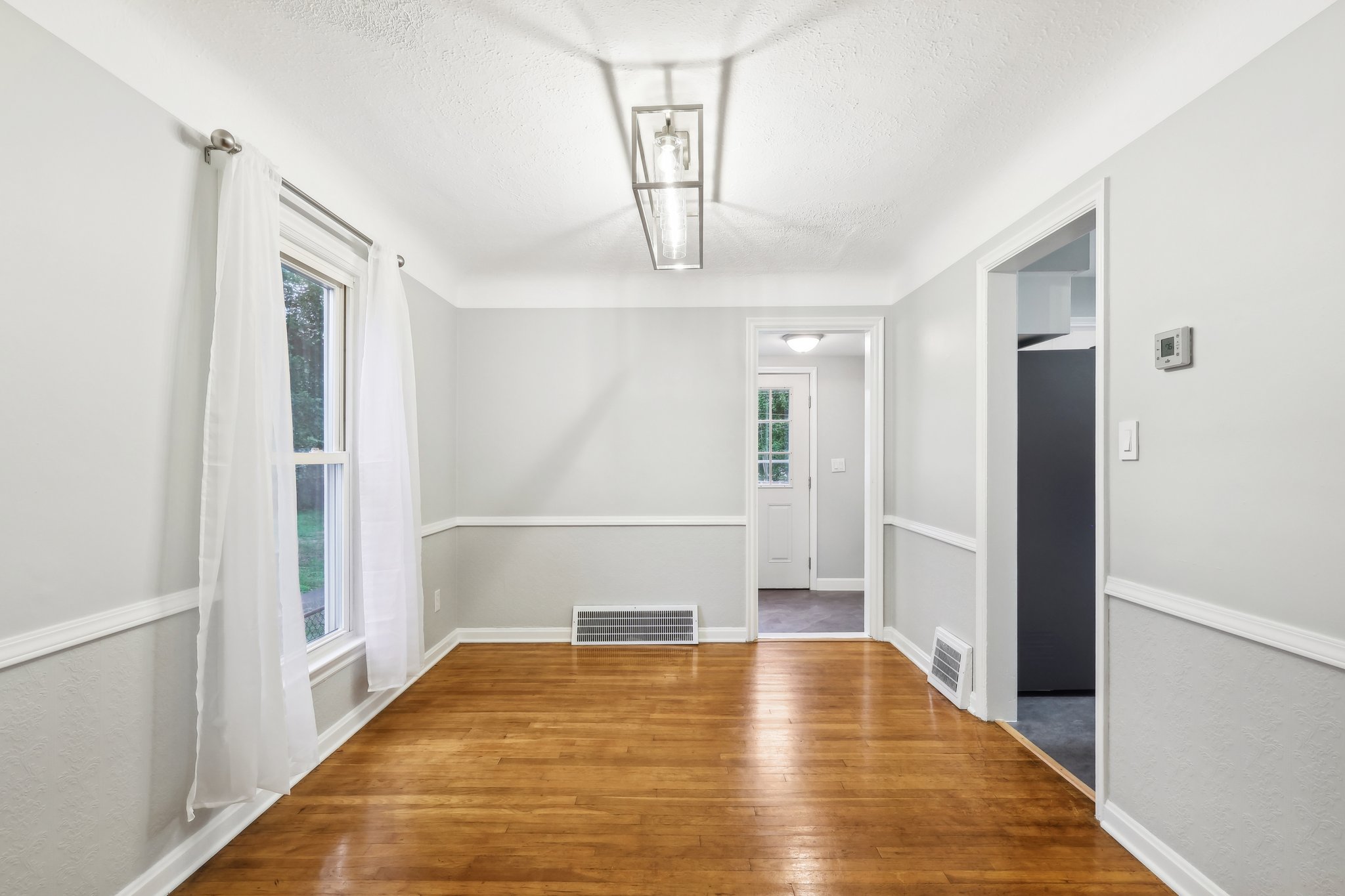 E 248th St-020.jpg