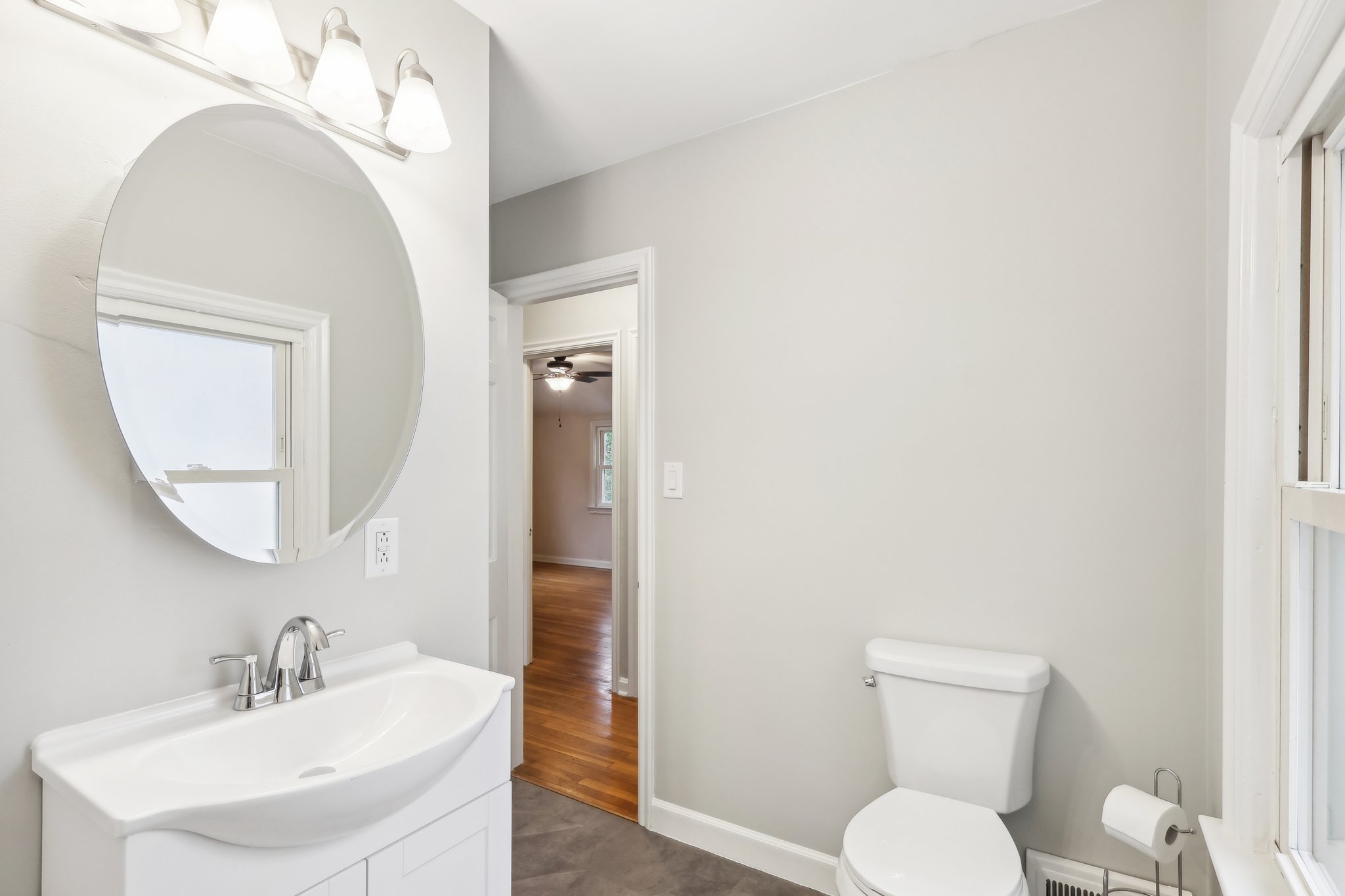 E 248th St-033.jpg