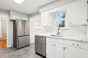 E 248th St-014.jpg
