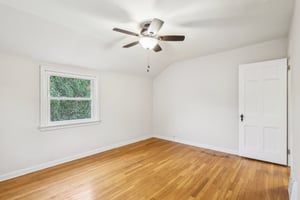 E 248th St-028.jpg
