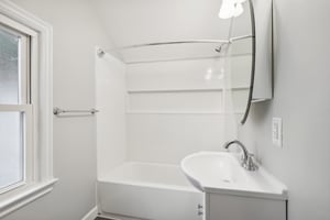 E 248th St-030.jpg