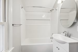 E 248th St-034.jpg