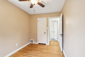 E 248th St-037.jpg