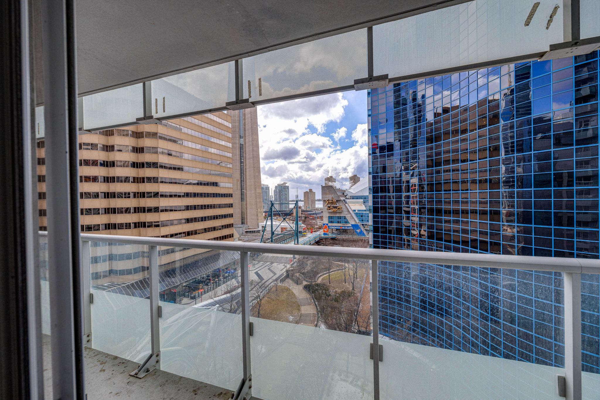Toronto property showcase — delivered property photograph 36
