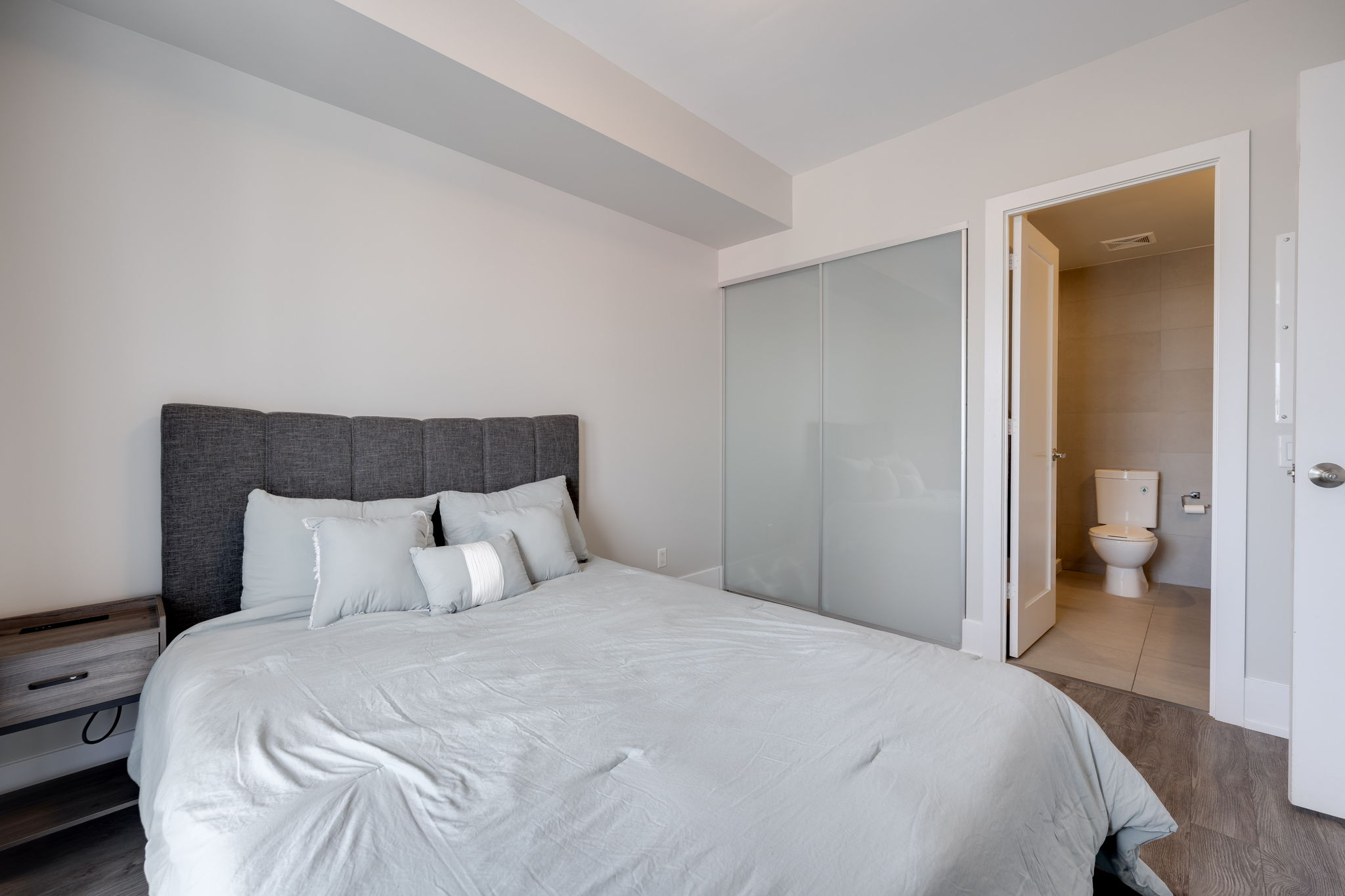 Toronto property showcase — delivered property photograph 10