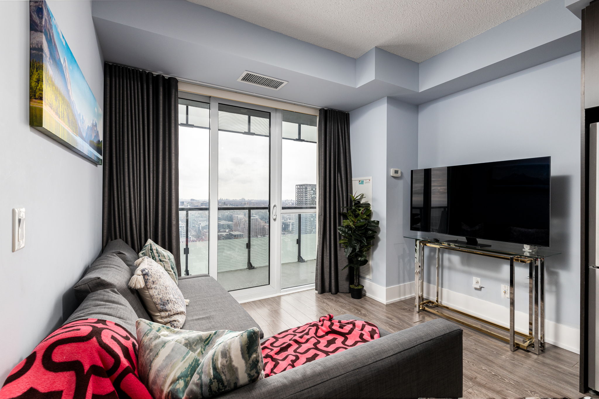 Toronto property showcase — delivered property photograph 4