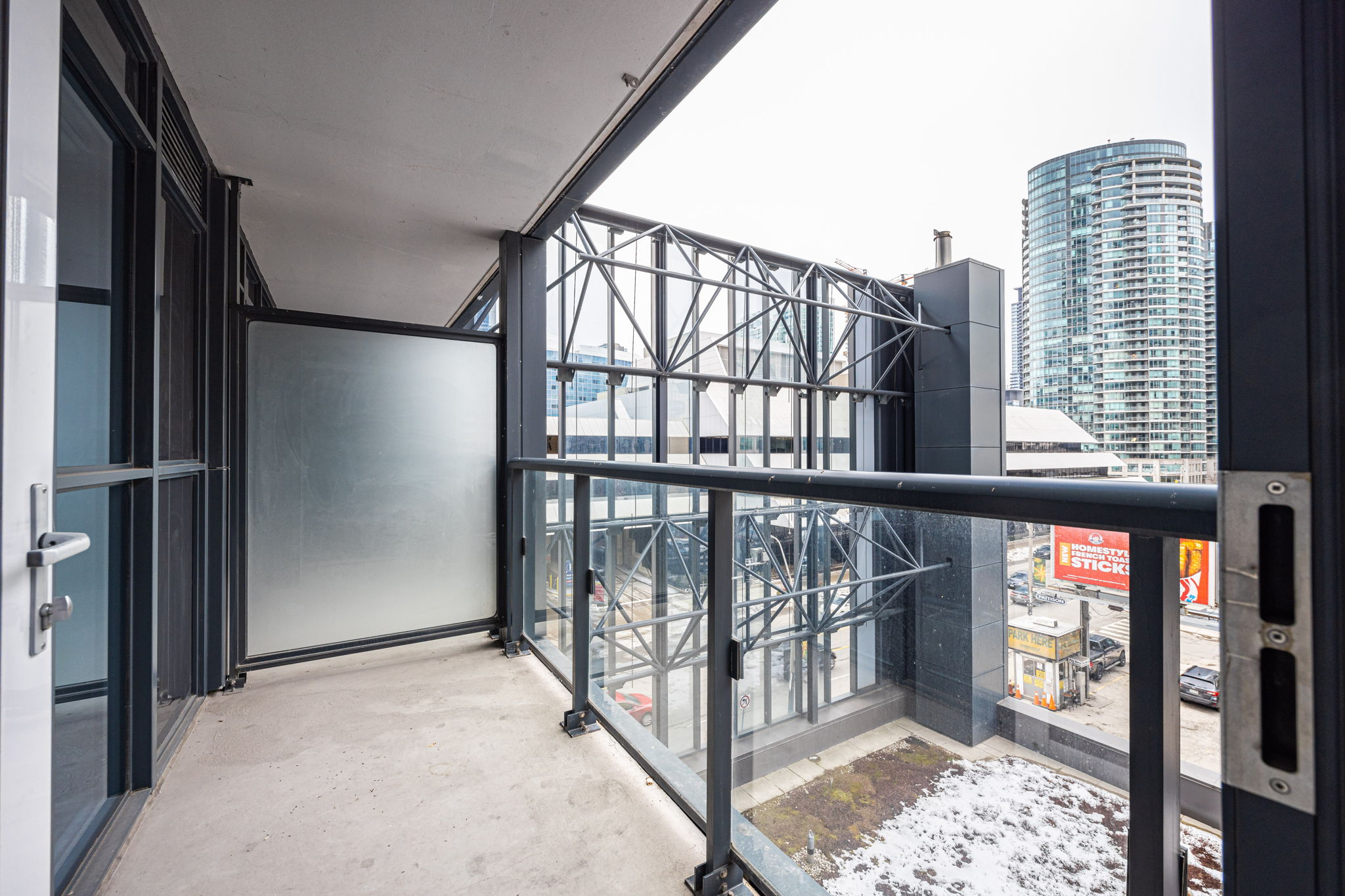 Toronto property showcase — delivered property photograph 32
