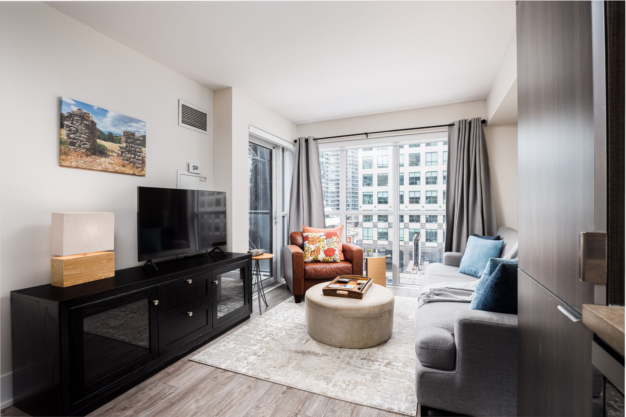 Toronto property showcase — delivered property photograph 3