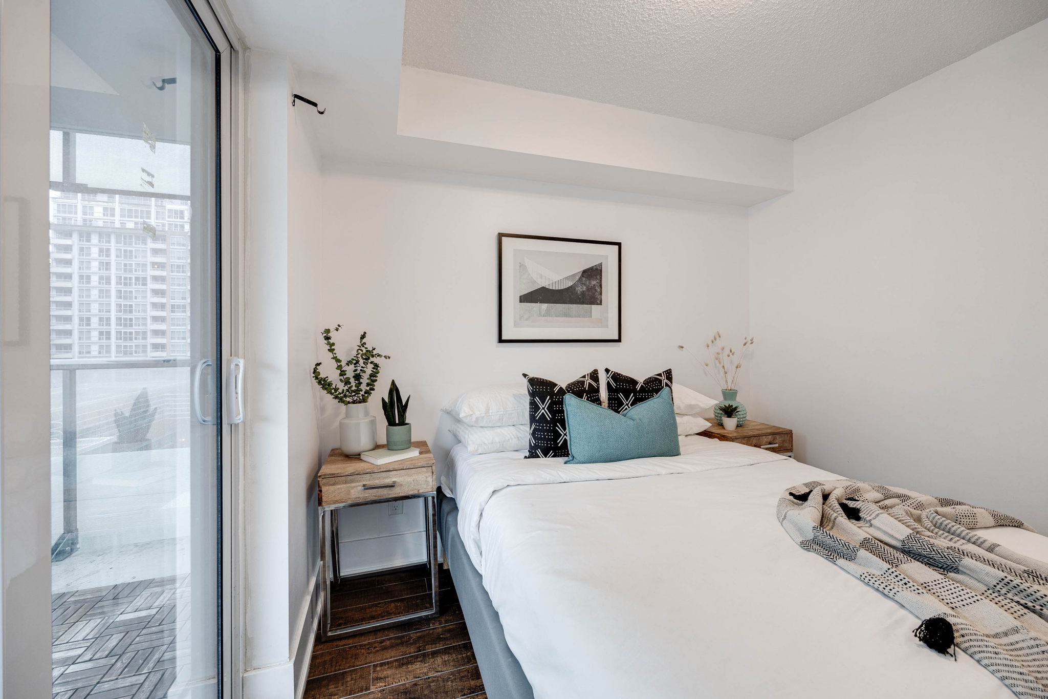 Toronto property showcase — delivered property photograph 16